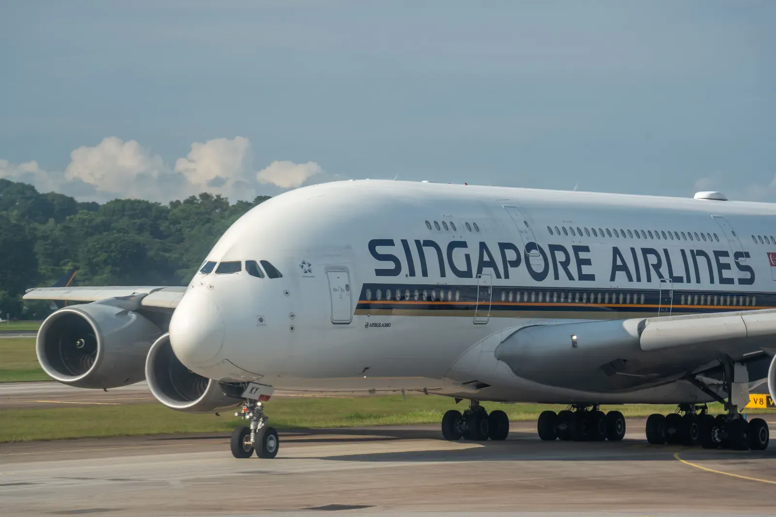 Airbus A380 Singapore Airlines na letištní ploše